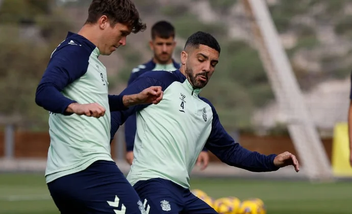 Las Palmas retoma los entrenamientos con Pelmard y Benito al margen
