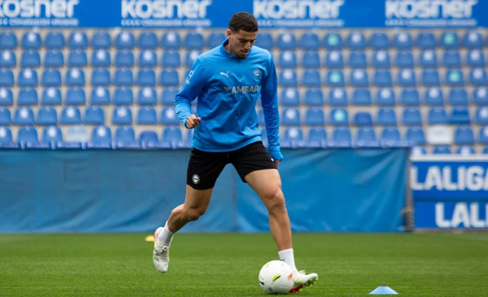 Owono, Abqar y Moussa se ejercitaron esta tarde en Mendizorroza