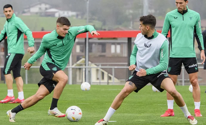 Sancet y Paredes con el grupo; Iñaki Williams regresa; Nico Williams y Unai Simón gestionan las cargas