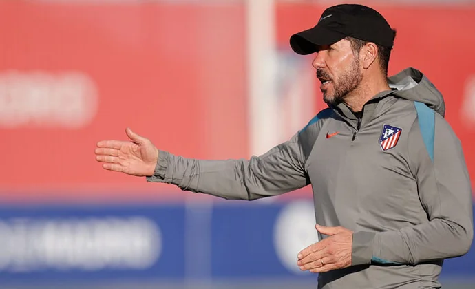 Simeone no recupera efectivos este miércoles y Le Normand trabaja al margen