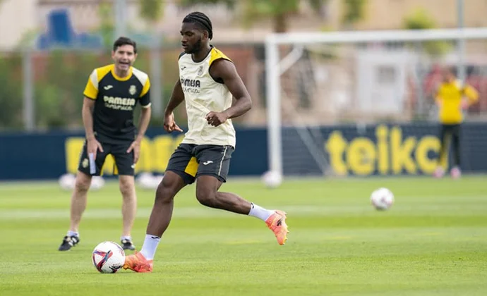 Femenia vuelve a desaparecer y Marcelino espera al resto de internacionales