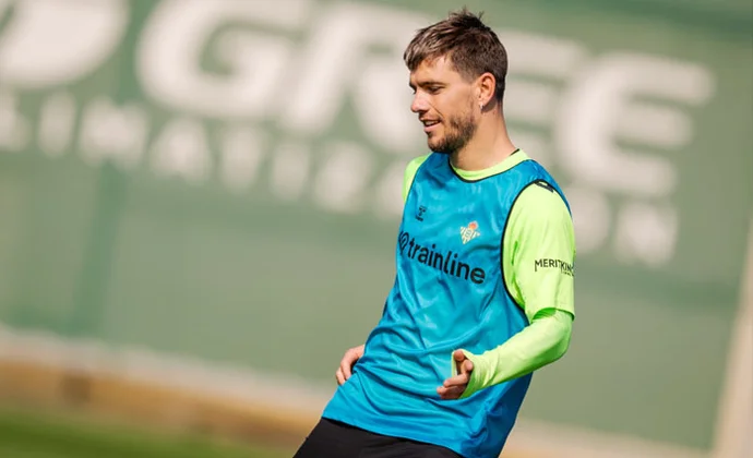 Lo Celso, Jesús y Ricardo Rodríguez vuelven al grupo. Abde y Bakambu gestionan las cargas