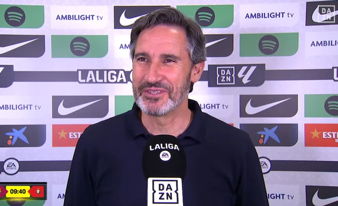 Vicente Moreno explica sus cábalas con Budimir y Boyomo