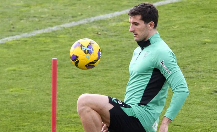 Vivian ya toca balón y apunta a la jornada 30