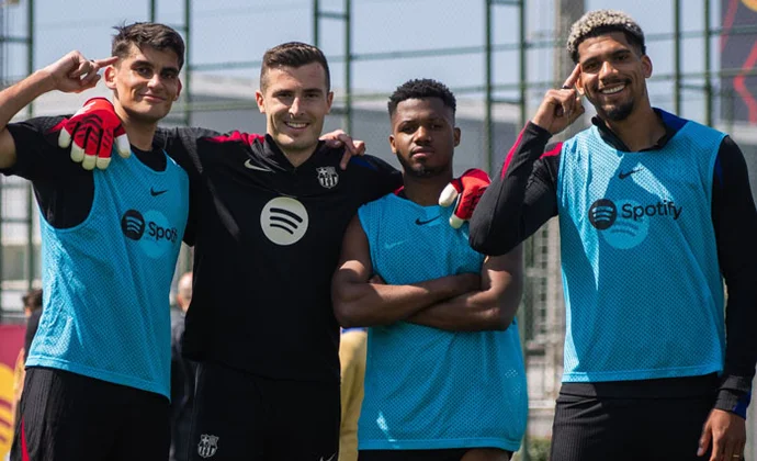 Frenkie de Jong trabaja con limitaciones y Christensen se incorpora