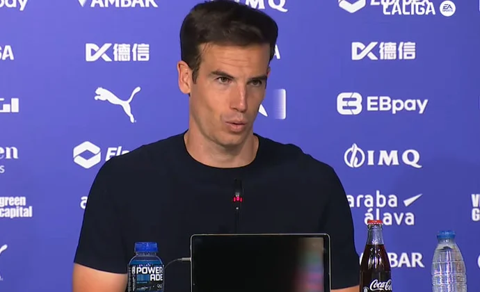 Íñigo Pérez todavía no celebra la permanencia, analiza el partido y destaca a Pelayo, Batalla y Pedro Díaz