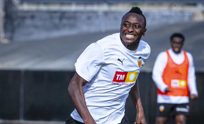 Sadiq vuelve al grupo tras superar el proceso viral