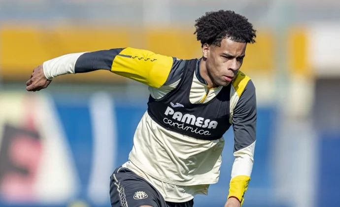 Buchanan adelanta a Yeremi por la derecha: Los motivos de la decisión de Marcelino