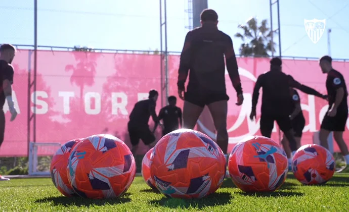 Nianzou es la única baja en la vuelta al trabajo del Sevilla