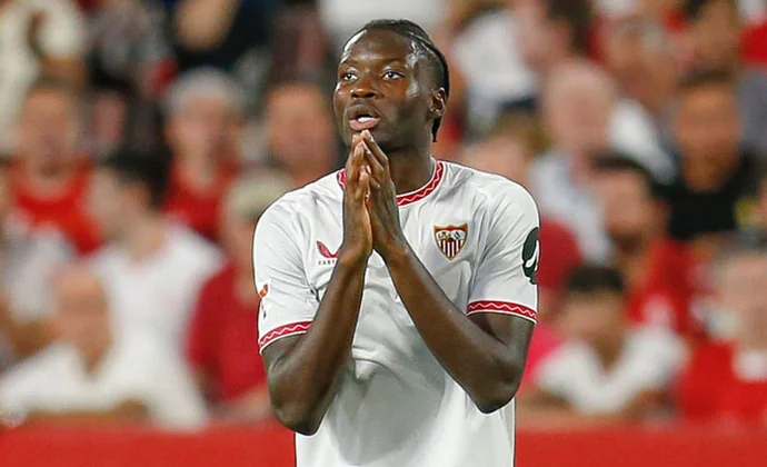 La baja de Agoumé en la sesión de hoy se debe a temas personales