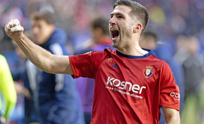 Areso sigue con las ofertas de Osasuna y Athletic sobre la mesa sin tomar una decisión