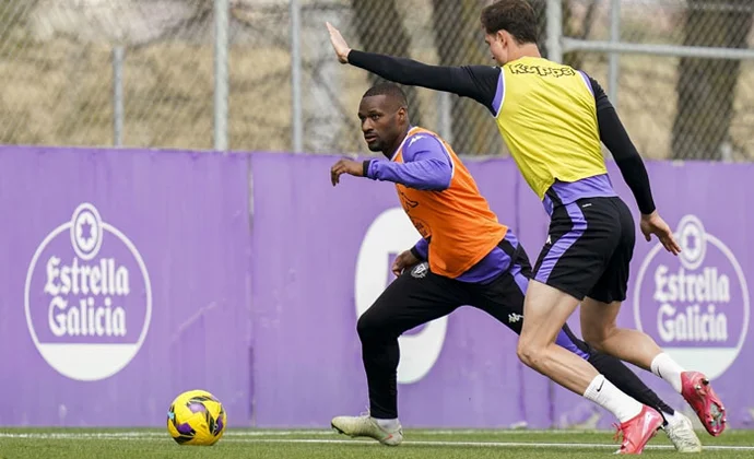 Anuar, Grillitsch, Kenedy y Ferreira no entrenan este miércoles por gripe