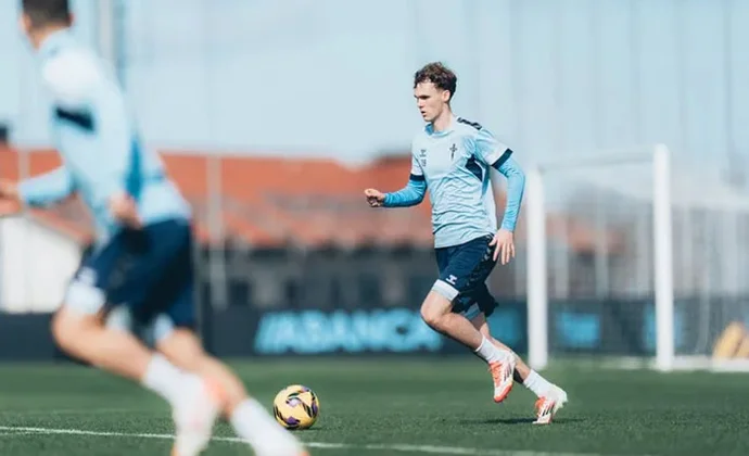 Swedbwerg completa el entrenamiento del jueves con el grupo y acaricia el alta médica