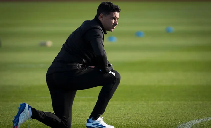 El Girona se encerró toda la semana sin revelar el estado de Miovski y Abel Ruiz