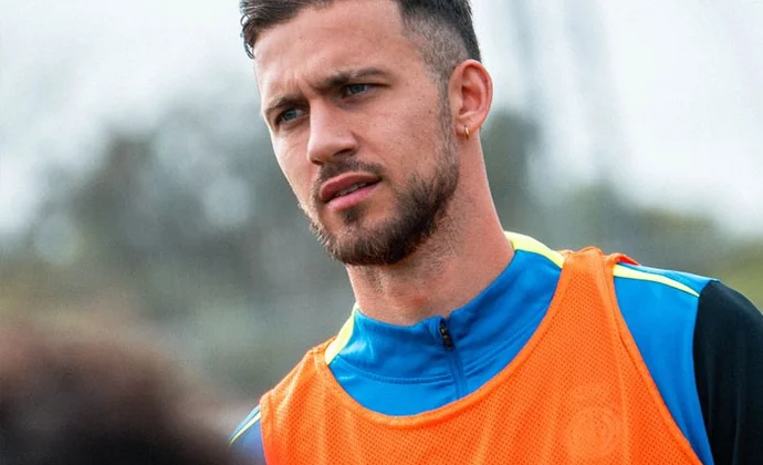 Muriqi, Larin, Valjent y Mojica, con el grupo este jueves