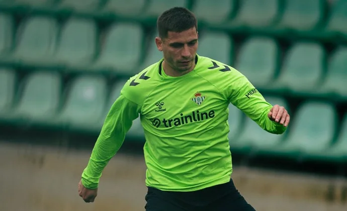Isco, Abde y Marc Roca, bajas en el entrenamiento del viernes
