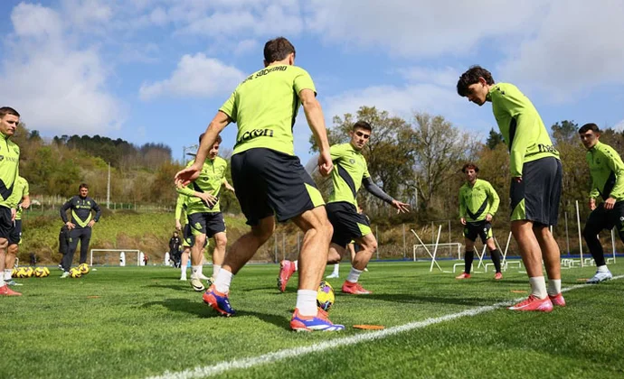 Zubimendi y Pacheco entrenan con el grupo y son cinco las bajas