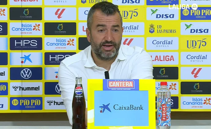 Diego Martínez queda satisfecho tras la derrota, no piensa en dimitir y explica cómo se soluciona la situación