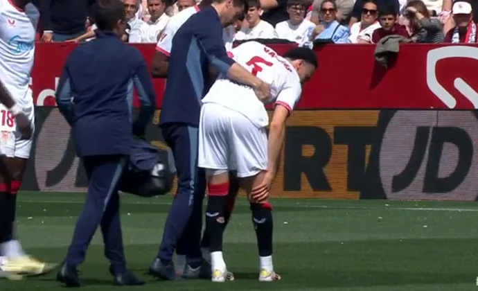 Vargas sufre una lesión muscular a los diez minutos del partido contra el Atlético