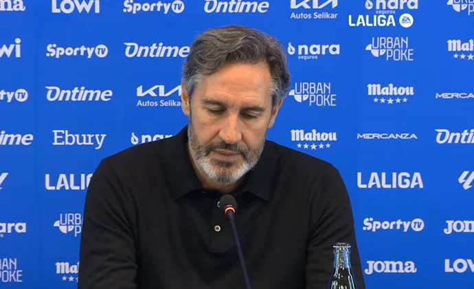 A Vicente Moreno no le satisface el empate y habla del gol anulado y el fallo de Budimir