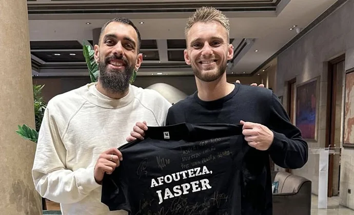 Cillessen habla de su lesión tras regresar a Gran Canaria