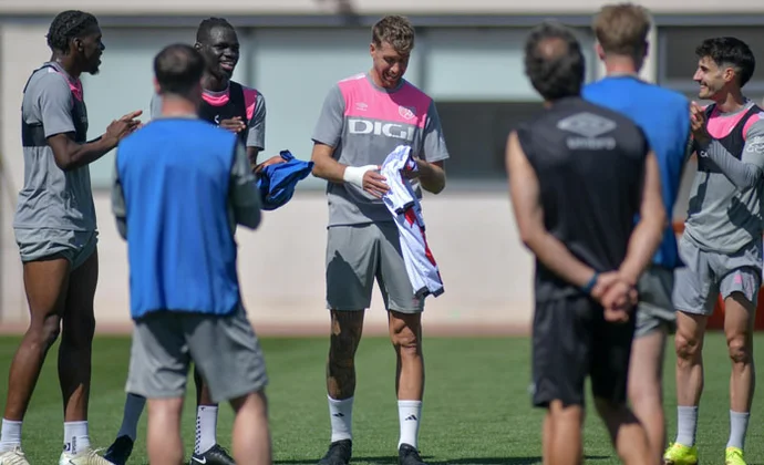 Camello y Mumin siguen al margen y Montiel vuelve a lesionarse