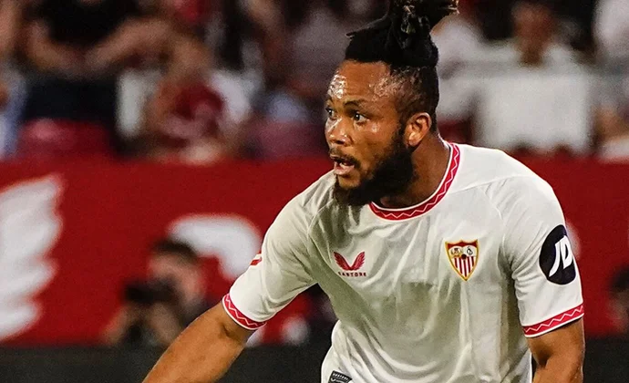 Vía libre para Ejuke y más minutos para Idumbo en la recta final