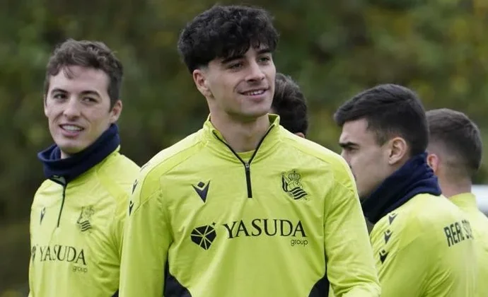 Aguerd sigue al margen y Jon Martín ya se prepara