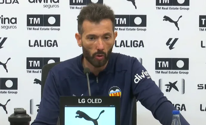 Corberán se centra en el Sevilla y habla de Iván Jaime, Almeida, Foulquier, Mamardashvili, Rafa Mir, Duro y Sadiq