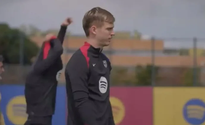 Dani Olmo también entrena con el grupo este viernes