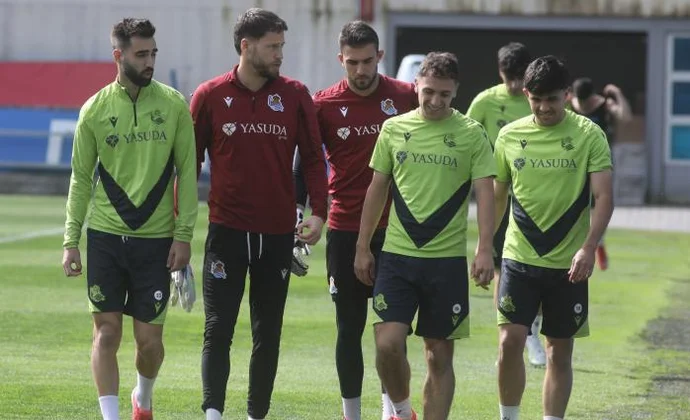 Brais repite con el grupo, Becker y Odriozola tocan balón a buena intensidad