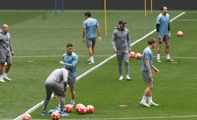 Simeone repite once ensayado en una sesión sin De Paul ni Samuel Lino