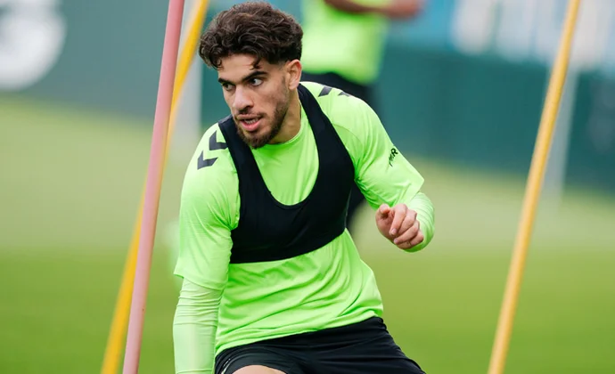 Abde se suma al grupo y Pellegrini está pendiente de las pruebas a Llorente