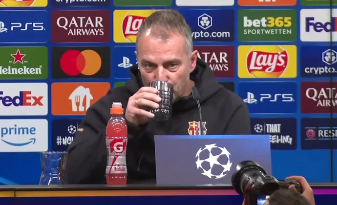 Flick habla de Szczesny, Balde, Gerard Martín, Íñigo, Lewandowski, Olmo, el estado físico y el partido de mañana