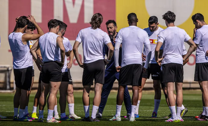 Mosquera gestiona las cargas e Iván Jaime comienza la semana al margen