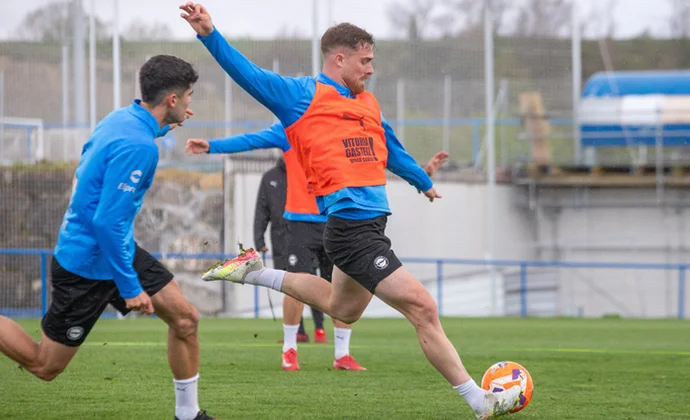 El Alavés retoma los entrenamientos con la única baja de Abqar