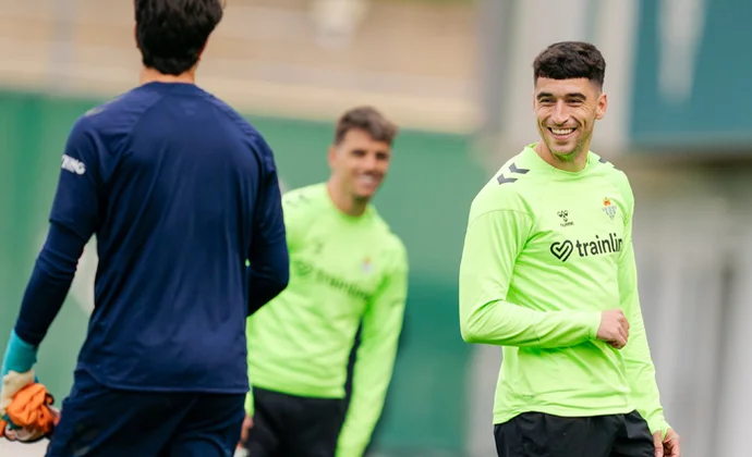 Abde y Jesús completan la sesión y Antony se queda en el gimnasio