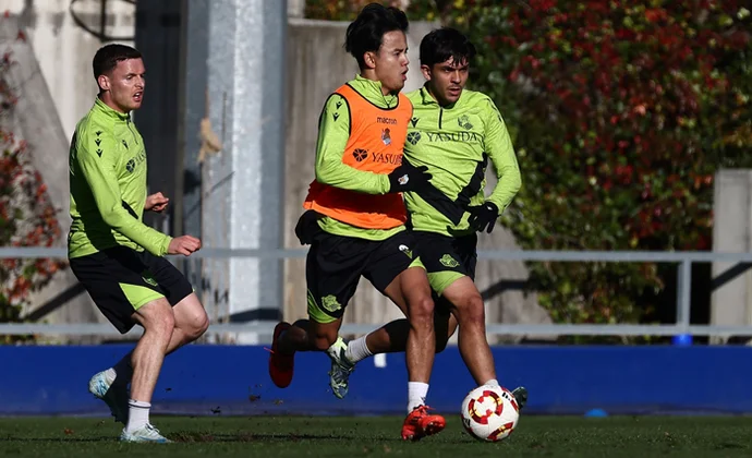 Kubo se ejercita con total normalidad y no regresa ninguno de los seis lesionados