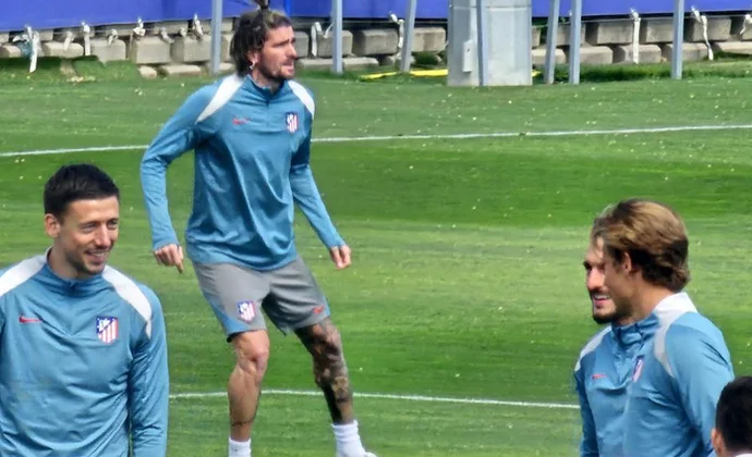 De Paul y Samuel Lino se ejercitan con normalidad en el entrenamiento del jueves