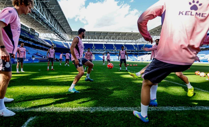 Oliván y Gragera, únicas bajas en la sesión previa al partido