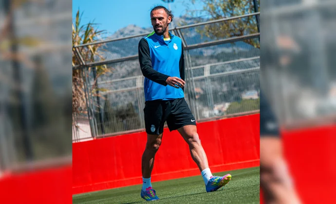 Muriqi ya se calza las botas, salta al césped y entra en el ecuador de su recuperación