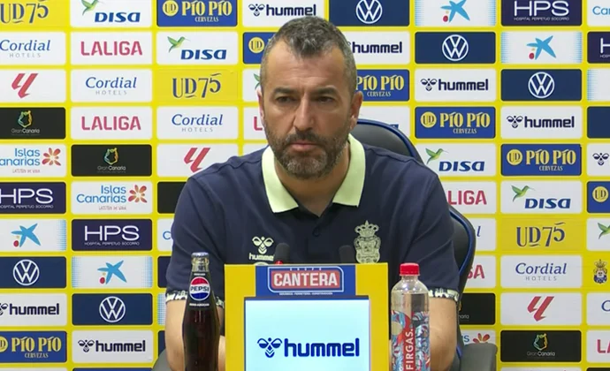 Diego Martínez habla del Atlético de Madrid y evita dar pistas sobre cómo completar el once por las bandas