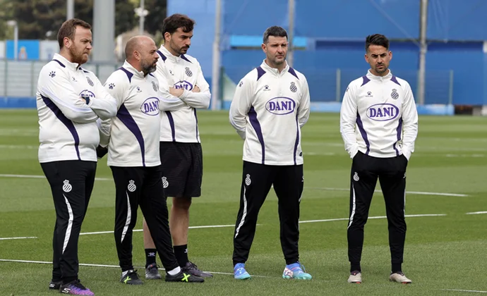 El Espanyol avanza en su preparación si Oliván ni Gragera