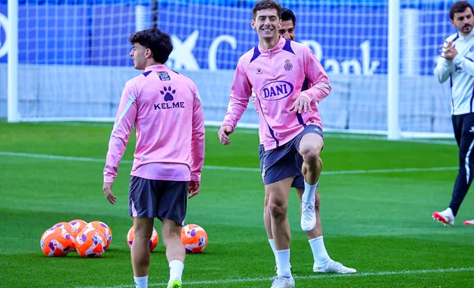 Gragera vuelve al grupo, aunque todavía sin el alta para viajar a Mestalla