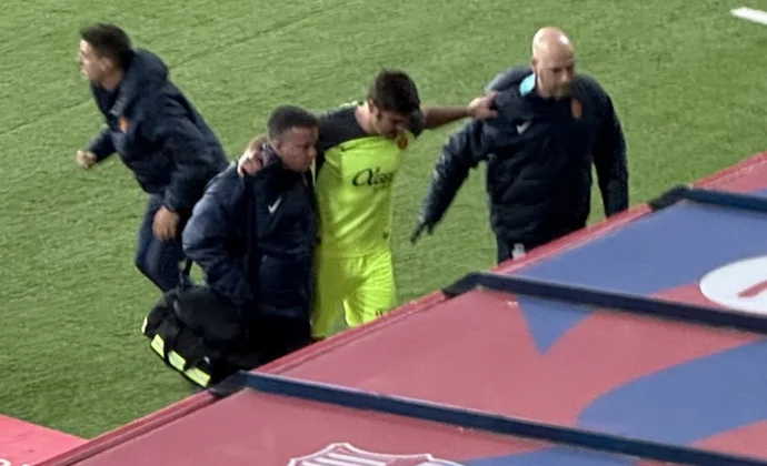 Abdon abandona lesionado del partido contra el Barcelona