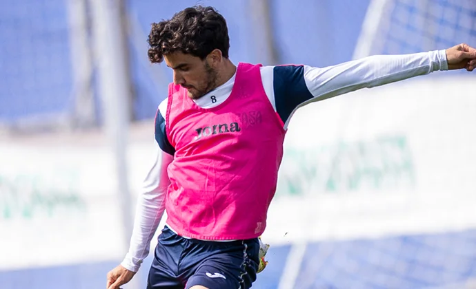 Diego Rico y Nyom, bajas en la última sesión y para el partido de mañana