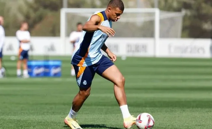 Mbappé y Mendy se incorporan al grupo este martes