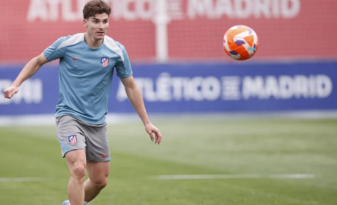 Barrios vuelve al grupo y Simeone ensaya once