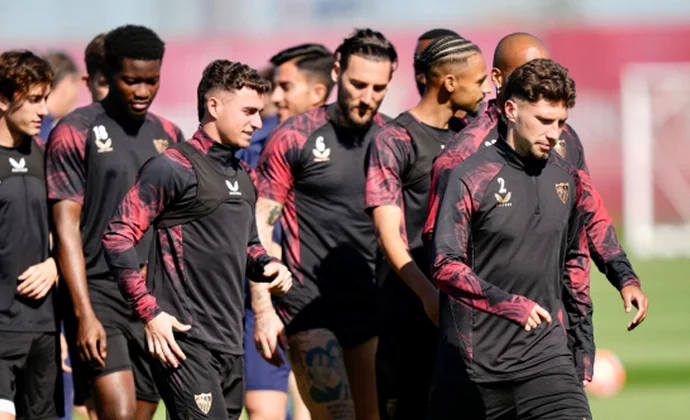 El Sevilla completa la sesión previa al partido sin los cuatro lesionados