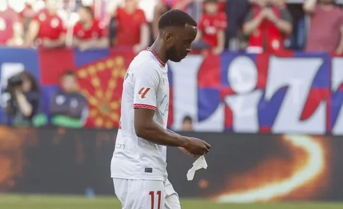 Lukebakio se expone a una sanción de 1 a 3 partidos por propinar un codazo a la cabeza